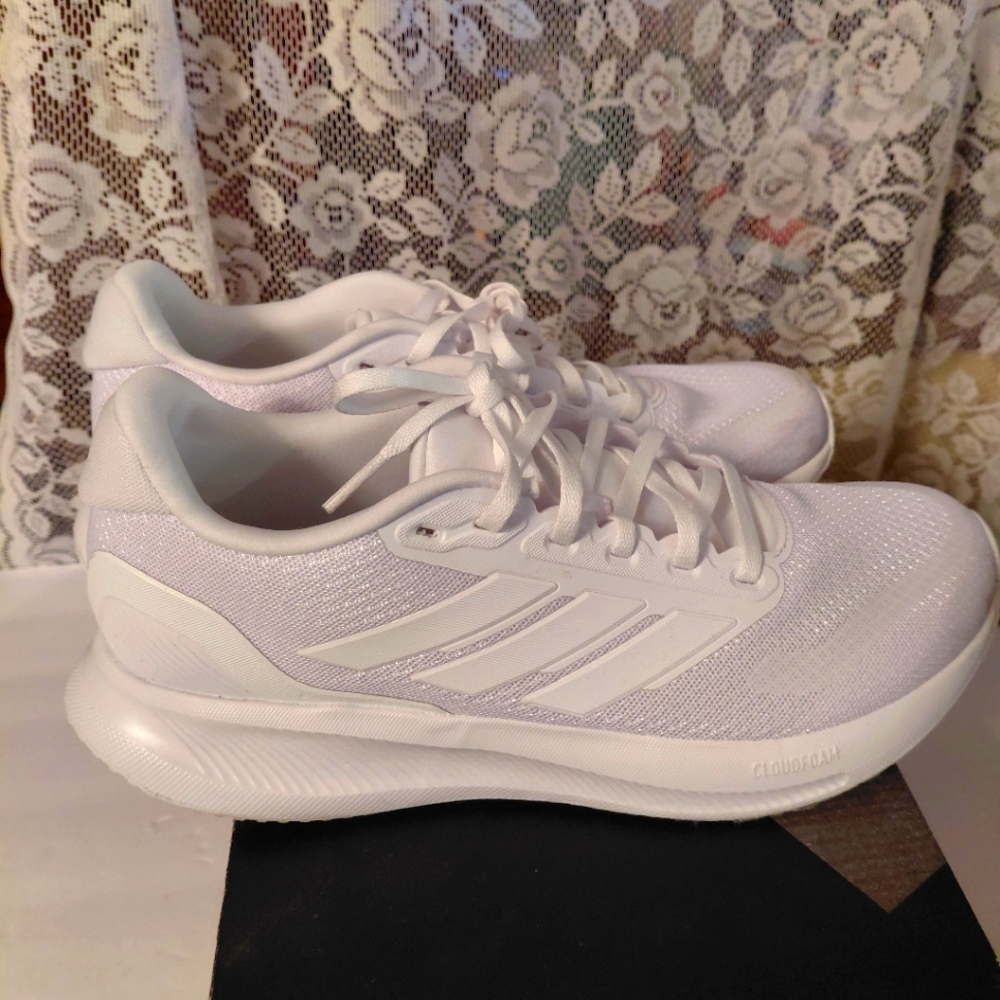 Adidas RunFalcon 5 Women Size 9 Triple White Sneakers  EC Excellent Athletic Sho